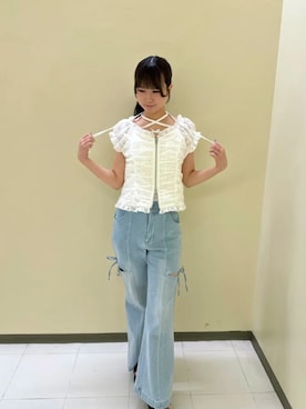 「ems excite（エムズエキサイト）のサイドスリットフレアデニムパンツ（デニムパンツ、ブルー系）」を使った、emsexcite　/　エムズエキサイトさん（レディース・170cm）の夏コーディネート