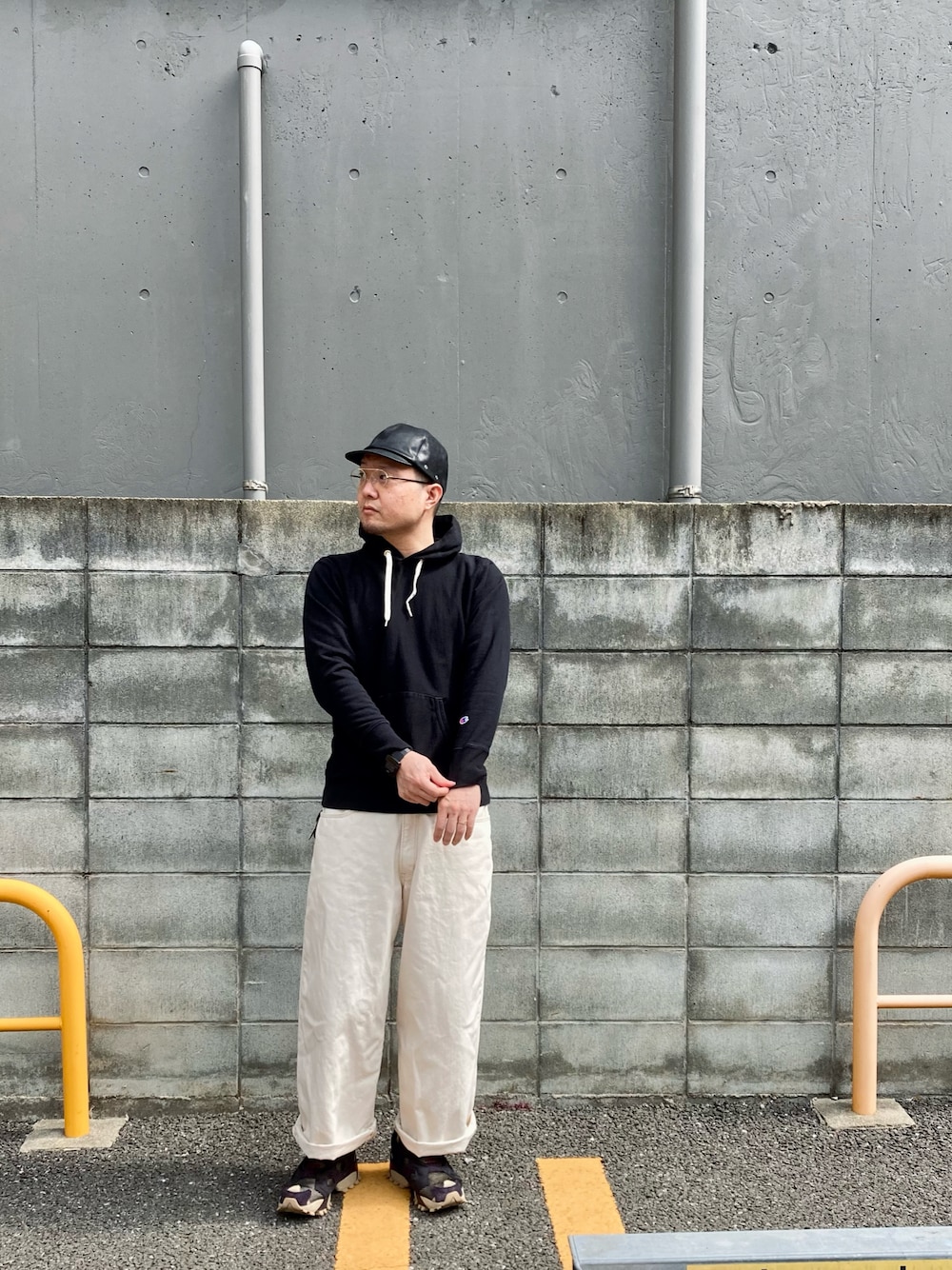 「MRFATMANのBillie Leather Cap　ビリーレザーキャップ（キャップ、ブラック系）」を使った、to48さん（メンズ・173cm）の春コーディネートの1枚目の写真
