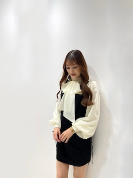 「イエベ」｜「アイテム（ジャンパースカート）」を使った、suzuさん（レディース・163cm）の春コーディネート