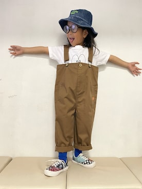 「UNIVERSAL OVERALL（ユニバーサルオーバーオール）のアイテム（サロペット/オーバーオール）」を使った、KeeeTさん（キッズ・100cm）の夏コーディネート