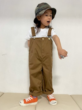 「UNIVERSAL OVERALL（ユニバーサルオーバーオール）のアイテム（オールインワン・サロペット）」を使った、KeeeTさん（キッズ・90cm）の春コーディネート