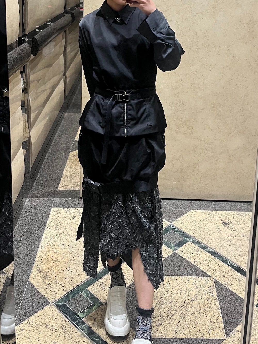 PRADAのベルトを使った人気ファッションコーディネート（季節：9月〜11