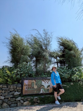 「SKECHERS（スケッチャーズ）のアイテム（シューズ）」を使った、Jessie さん（レディース・170cm）の夏コーディネート