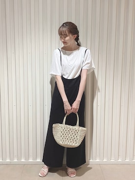 「earth music&ecology（アースミュージックアンドエコロジー）のアイテム（サロペット/オーバーオール、ブラック系）」を使った、このみさん（レディース・164cm）の夏コーディネート