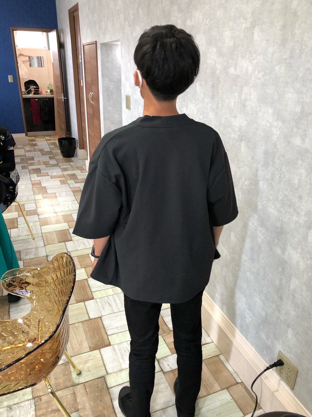 「UNIQLOのアイテム（ノーカラージャケット、ブラック系）」を使った、ttssさん（メンズ・176cm）の冬コーディネートの1枚目の写真