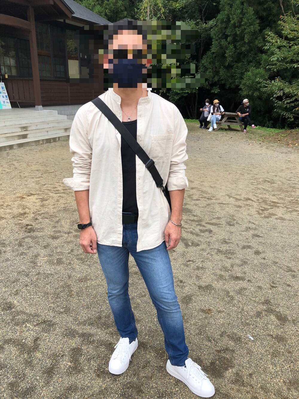 「ワークマンプラスのアイテム（ノーカラージャケット、ホワイト系）」を使った、ttssさん（メンズ・176cm）の冬コーディネートの1枚目の写真