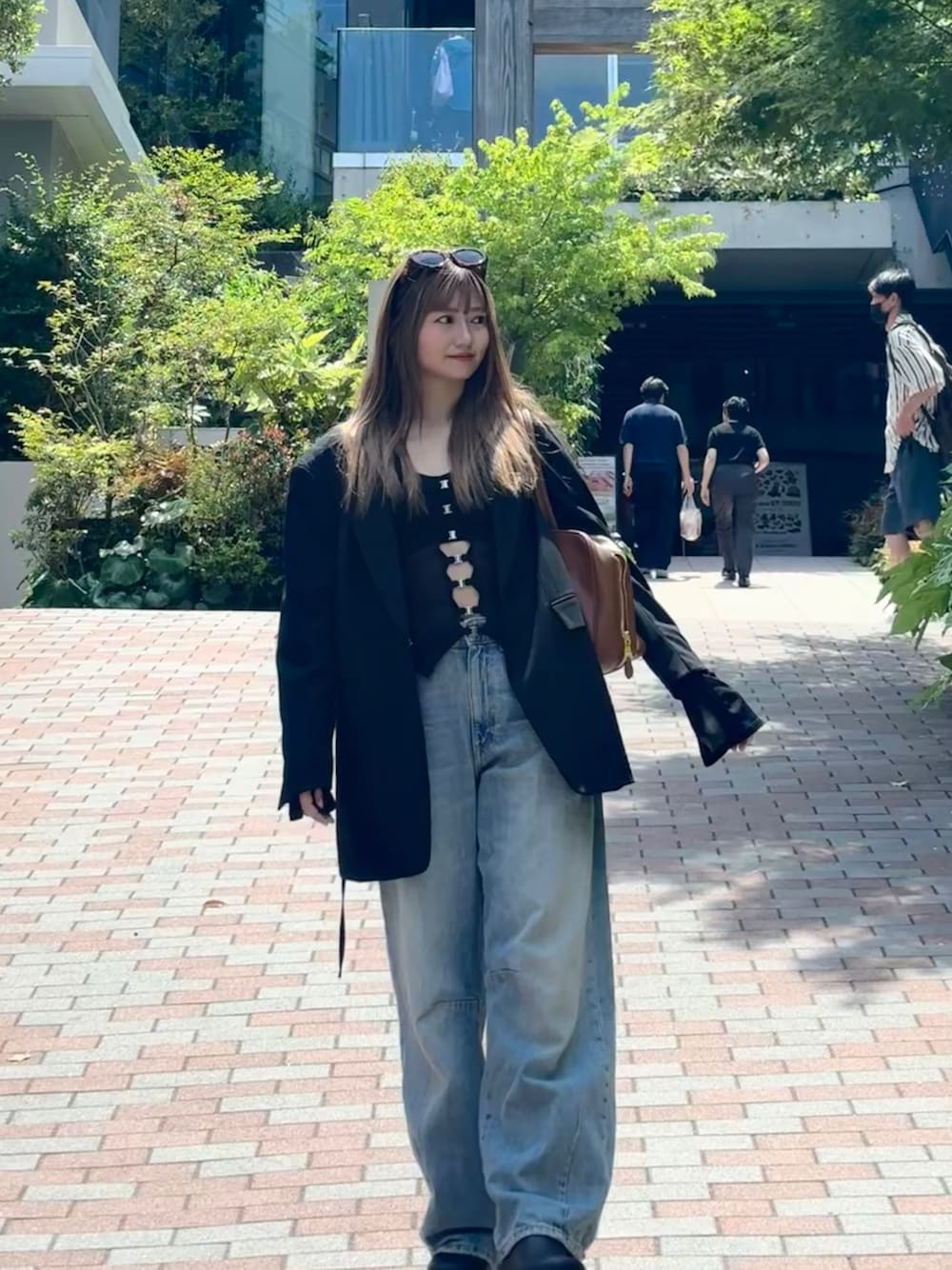 miu miuのボストンバッグを使った人気ファッション