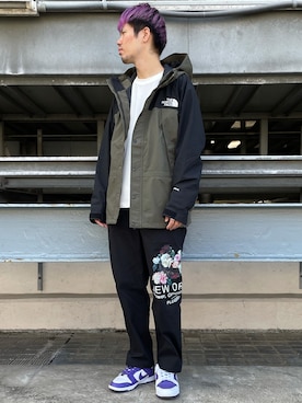 「PLEASURES（プレジャー）のアイテム（パンツ）」を使った、山田 統生さん（メンズ・182cm）の秋コーディネート