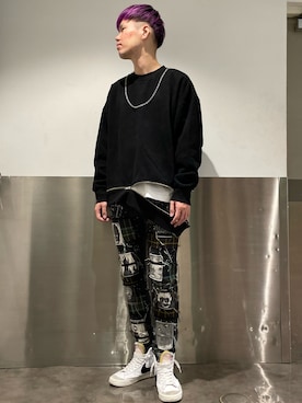 「EDWIN」｜「アイテム（スウェット）」を使った、山田 統生さん（メンズ・182cm）の秋コーディネート