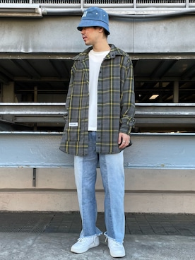 「KaneZ（ケインズ）のアイテム」を使った、山田 統生さん（メンズ・182cm）の秋コーディネート