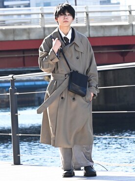 トレンチコートを使った ショルダーバッグ のメンズ人気ファッションコーディネート Wear