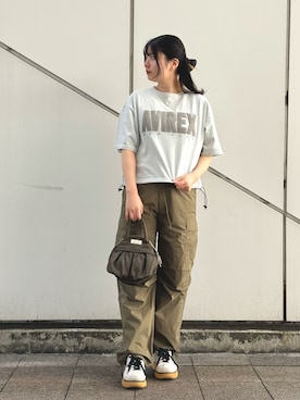 「AVIREX（アヴィレックス）のアイテム（バッグ）」を使った、ヤマモトマイさん（レディース・165cm）の春コーディネート