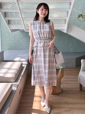 「index（インデックス）のTストラップパンプス（パンプス、グレー系）」を使った、みさかさん（レディース・158cm）の春コーディネート