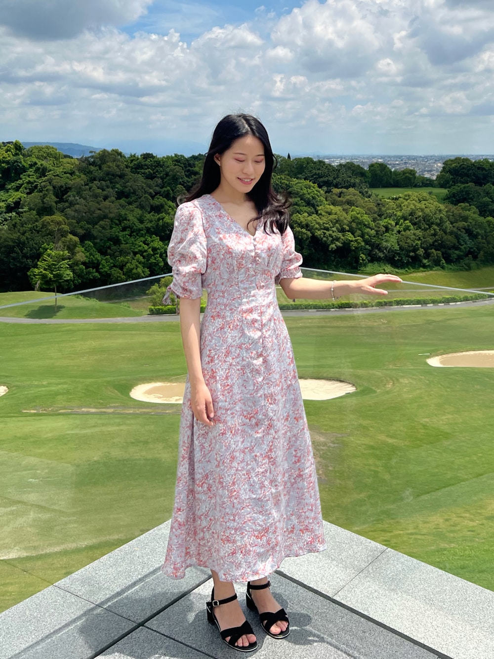 「低身長コーデ、SNIDEL、ORiental TRaffic(ORiental TRaffic)」｜「SNIDELのバリエーションマーメイドプリントワンピース（ワンピース、ピンク系）」を使った、晴ʕ•ᴥ•ʔ🇹🇼さん（レディース・153cm）の夏コーディネートの1枚目の写真