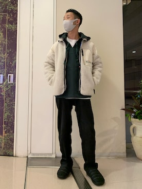 「MANASTASH（マナスタッシュ）のアイテム（パーカー）」を使った、しょーまさん（メンズ・169cm）の冬コーディネート