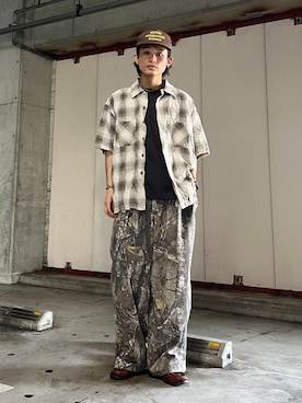 「JOURNAL STANDARD relume（ジャーナルスタンダード　レリューム）のワイドカット フェード チノパンツ（チノパンツ、グリーン系）」を使った、わたしょさん（メンズ・166cm）の夏コーディネート
