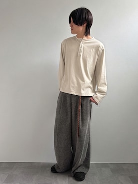 「WYM LIDNM（ウィム バイ リドム）のPIGMENT DYED HENLEY L/S TEE（Tシャツ/カットソー、グレー系）」を使った、Yukiさん（メンズ・171cm）の春コーディネート