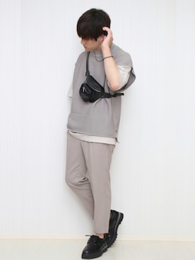 「くすみカラー」｜「アイテム（ボディバッグ/ウエストポーチ）」を使った、みやーきさん（メンズ・171cm）の夏コーディネート