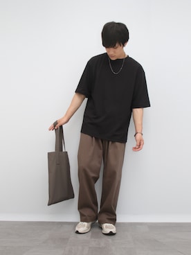 「UNIQLO（ユニクロ）のアイテム（Tシャツ/カットソー、グレー系）」を使った、Yukiさん（メンズ・171cm）の夏コーディネート
