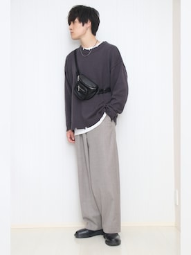 「くすみカラー」｜「アイテム（ボディバッグ/ウエストポーチ）」を使った、みやーきさん（メンズ・171cm）の冬コーディネート