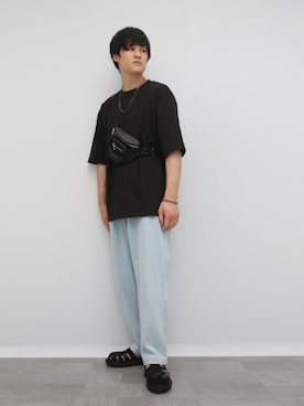 「UNIQLO（ユニクロ）のアイテム（Tシャツ/カットソー、グレー系）」を使った、Yukiさん（メンズ・171cm）の夏コーディネート
