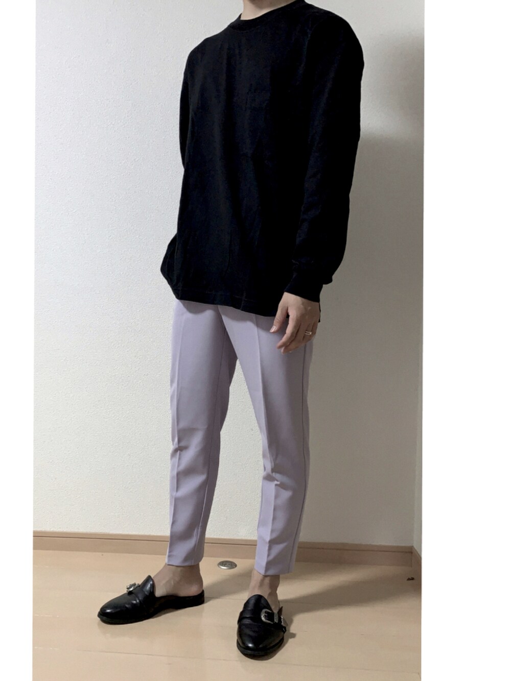 「シンプル、UNIQLO、スラックス、GU、キレイめ、UNIQLOコーデ」｜「SVECのメタル バックル モンクストラップ ミュール サンダル / SVEC / シュベック（サンダル、ブラック系）」を使った、kyochaaaaanさん（メンズ・172cm）の秋コーディネートの1枚目の写真