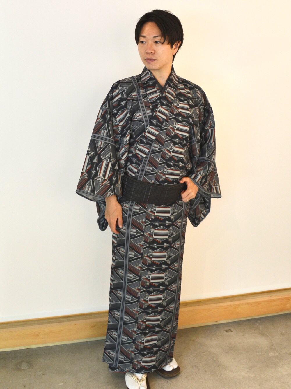「着物男子、浴衣男子、きもの」｜「着物のアイテム（着物、ブラック系）」を使った、たいちゃんさん（メンズ・164cm）の夏コーディネートの1枚目の写真