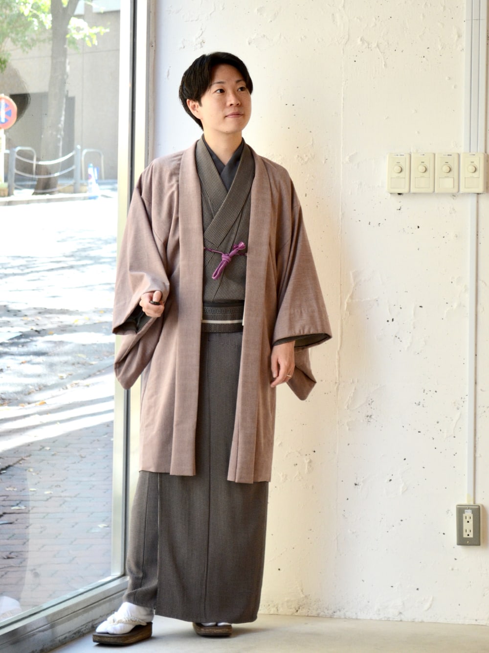 「お洒落さんとつながりたい、秋冬コーデ、秋コーデ、だから秋服が好き、着物、きれいめカジュアル、きもの、着物コーデ、着物男子」｜「着物のアイテム（着物、グレー系）」を使った、たいちゃんさん（メンズ・164cm）の秋コーディネートの1枚目の写真