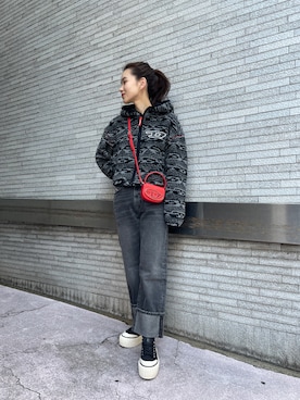 「DIESEL」｜「アイテム（スウェット）」を使った、唯さん（レディース・160cm）の冬コーディネート
