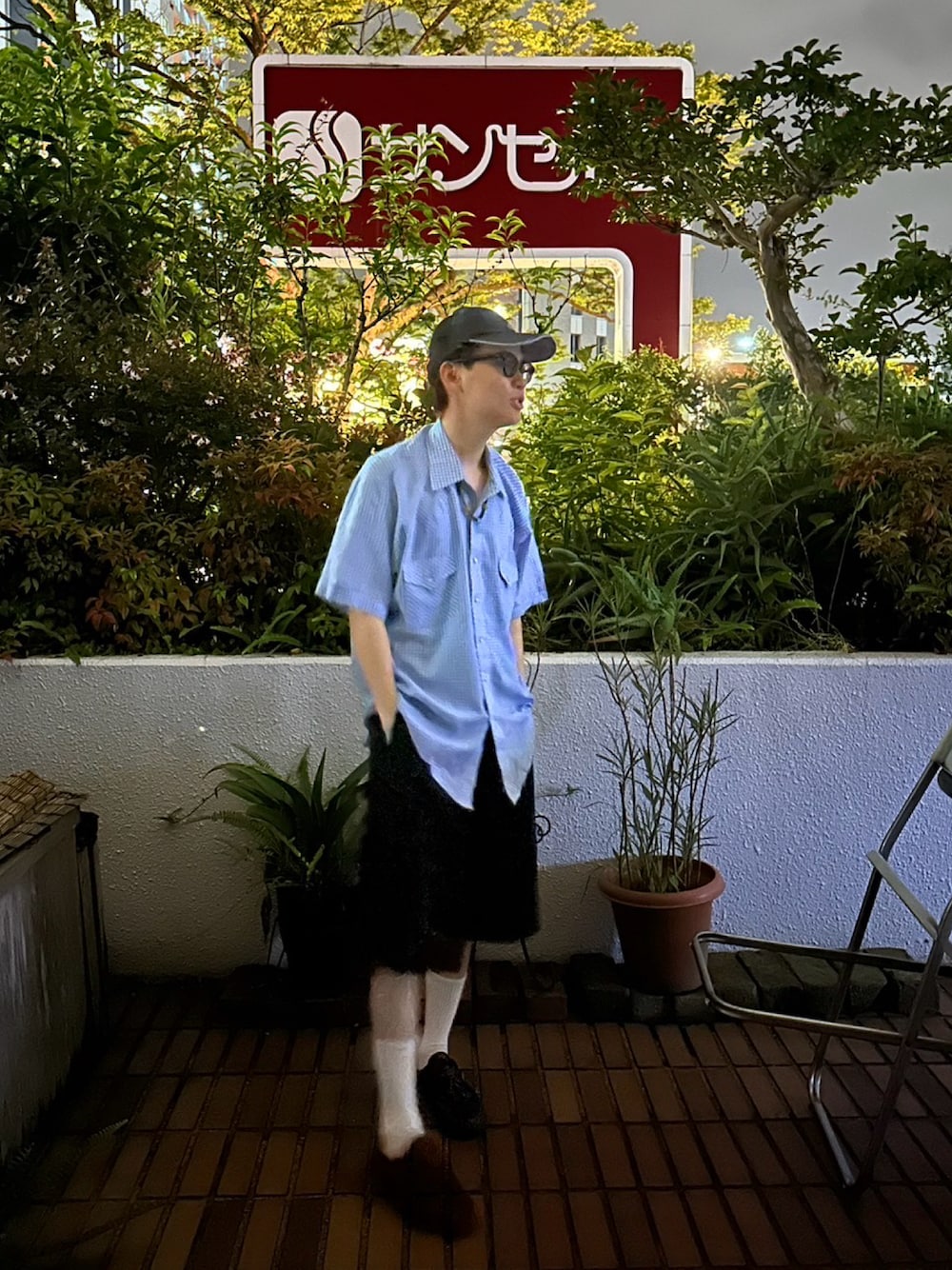 「VANSのアイテム（スニーカー、ブラック系）」を使った、おのさん（メンズ・165cm）の夏コーディネートの1枚目の写真