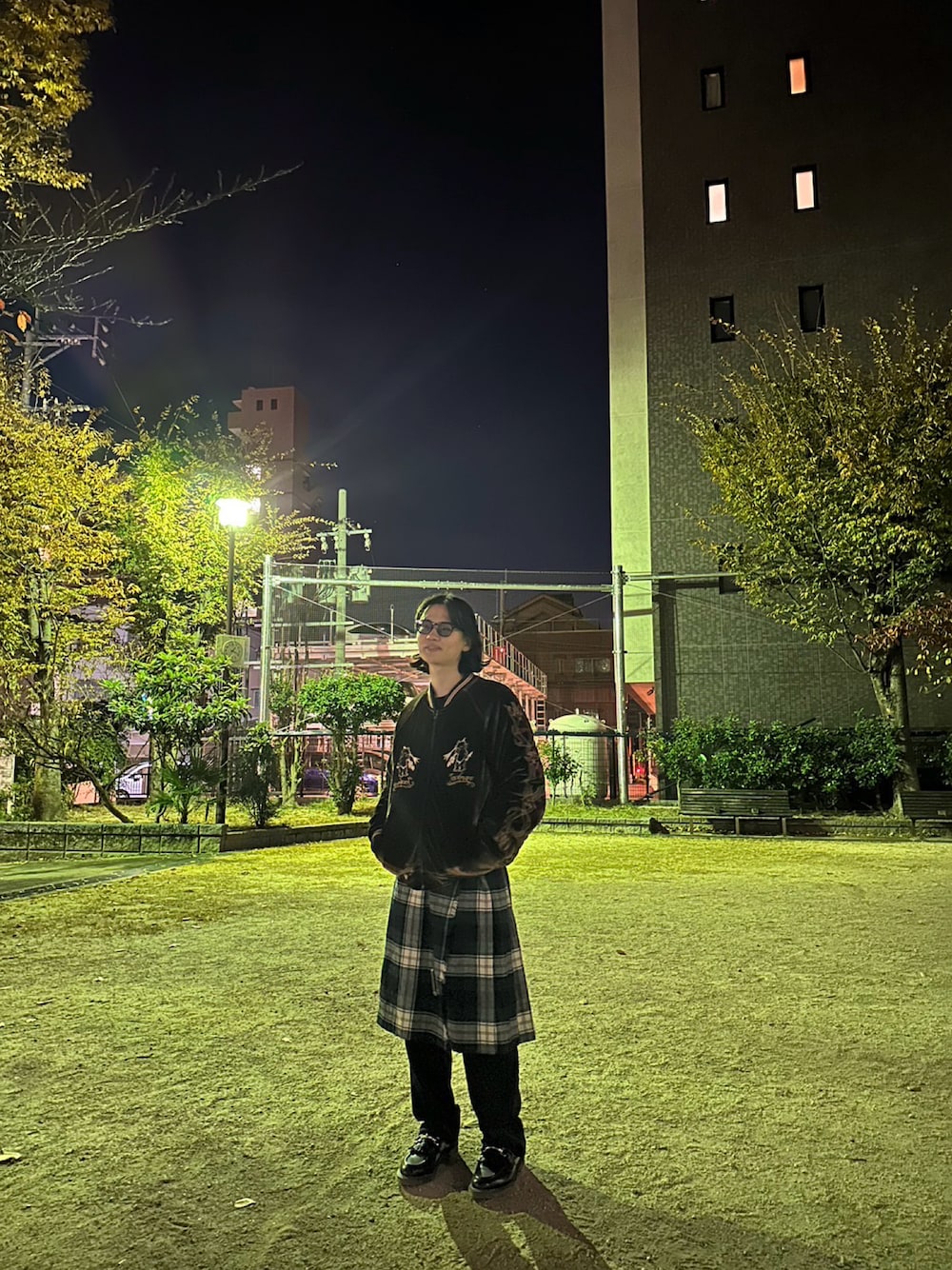 「usedのアイテム（スカジャン、ブラウン系）」を使った、おのさん（メンズ・165cm）の秋コーディネートの1枚目の写真