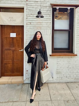 「CELINE（セリーヌ）のアイテム（トートバッグ）」を使った、Sunny Fanさん（レディース・170cm）の冬コーディネート