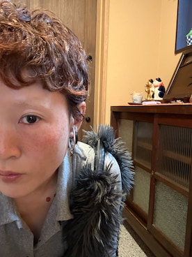 「アイテム（イヤーカフ）」を使った、まつんさん（レディース・155cm）の秋コーディネート