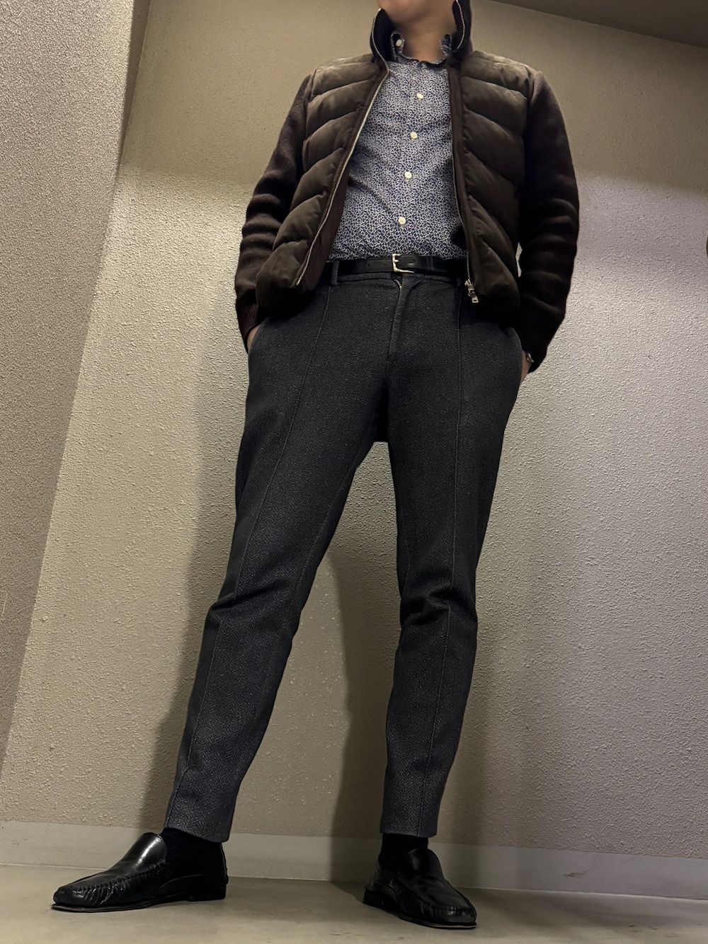 「ZEGNAのアイテム（シャツ/ブラウス、ブルー系）」を使った、koukiさん（メンズ・176cm）の春コーディネートの1枚目の写真