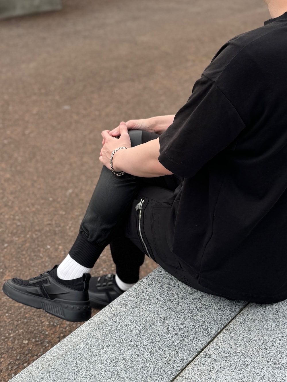 「＋CLOTHETのアイテム（Tシャツ/カットソー、ブラック系）」を使った、koukiさん（メンズ・176cm）の夏コーディネートの1枚目の写真