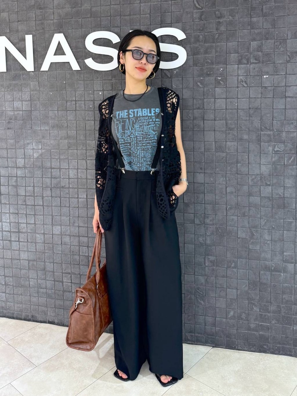 「JEANASIS、JEANASiS、ロゴT」｜「JEANASISのROCKアートロゴ NS/586511（Tシャツ/カットソー、グレー系）」を使った、JEANASIS  STAFFさん（レディース・167cm）の夏コーディネートの1枚目の写真