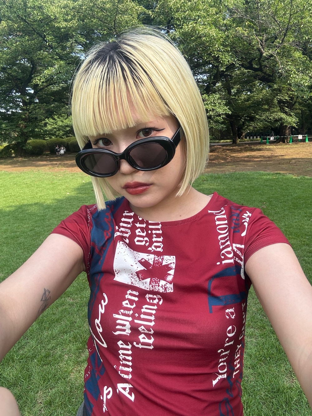 「ロゴT、JEANASIS、JEANASiS」｜「JEANASISの【25quee】ヴィンテージロゴチビTEE/575735（Tシャツ/カットソー、レッド系）」を使った、JEANASIS  STAFFさん（レディース・154cm）の夏コーディネートの1枚目の写真