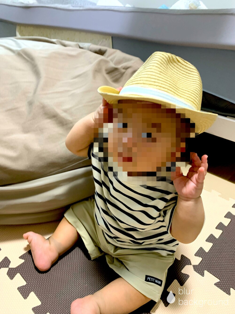 「散歩スタイル」｜「H&Mのアイテム（ハット、ベージュ系）」を使った、べべさん（キッズ・70cm）の夏コーディネートの1枚目の写真