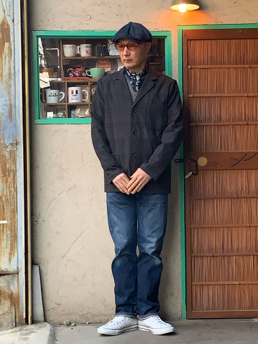 「大人コーデ、メンズファッション、スニーカー、テーラードジャケット、でにむ、ベーシック/トラッド、universal works、501」｜「Rubenのアイテム（キャスケット、ブルー系）」を使った、Zatusyusha  Naniwaさん（メンズ・176cm）の春コーディネートの1枚目の写真