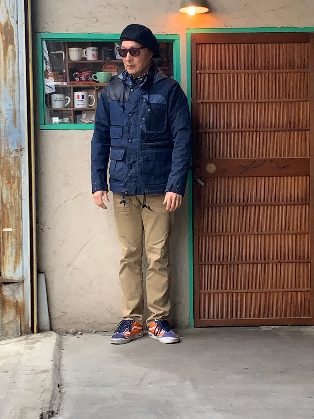 「カジュアルコーデ、大人コーデ、アウトドアスタイル、メンズファッション、オトナカジュアル、スニーカーコーデ、barbour、White Mountaineering」｜「STANLEYのアイテム（ハンチング/ベレー帽、ブルー系）」を使った、Zatusyusha  Naniwaさん（メンズ・176cm）の春コーディネートの1枚目の写真
