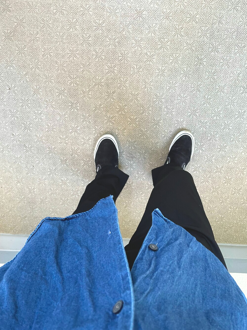 「カジュアル、シンプル、パンツスタイル、ゆるコーデ、秋コーデ、MUJI、VANS」｜「VANSのアイテム（スリッポン、ブラック系）」を使った、chia0310さん（レディース・156cm）の秋コーディネートの1枚目の写真