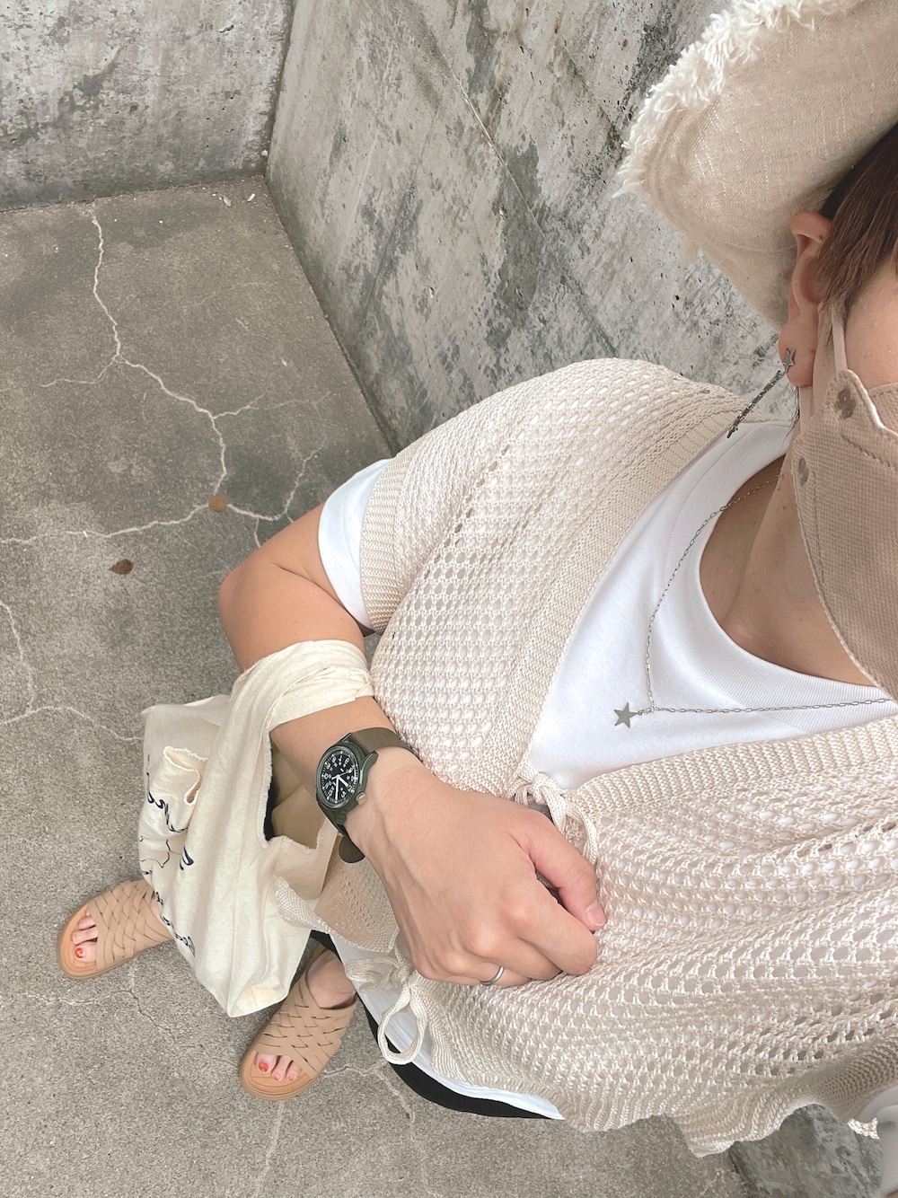 「大人コーデ、休日コーデ、シンプル、おしゃれさんと繋がりたい、お洒落さんとつながりたい、休日スタイル、サンダル、MALIBU SANDALS、ホワイト、ベージュ」｜「MALIBU SANDALSの【OCEANS６月号掲載】MALIBU SANDALS / “ZUMA” VEGAN LEATHER サンダル（サンダル、ベージュ系）」を使った、mamiiruuuuuuu◡̈♥さん（レディース・158cm）の夏コーディネートの1枚目の写真