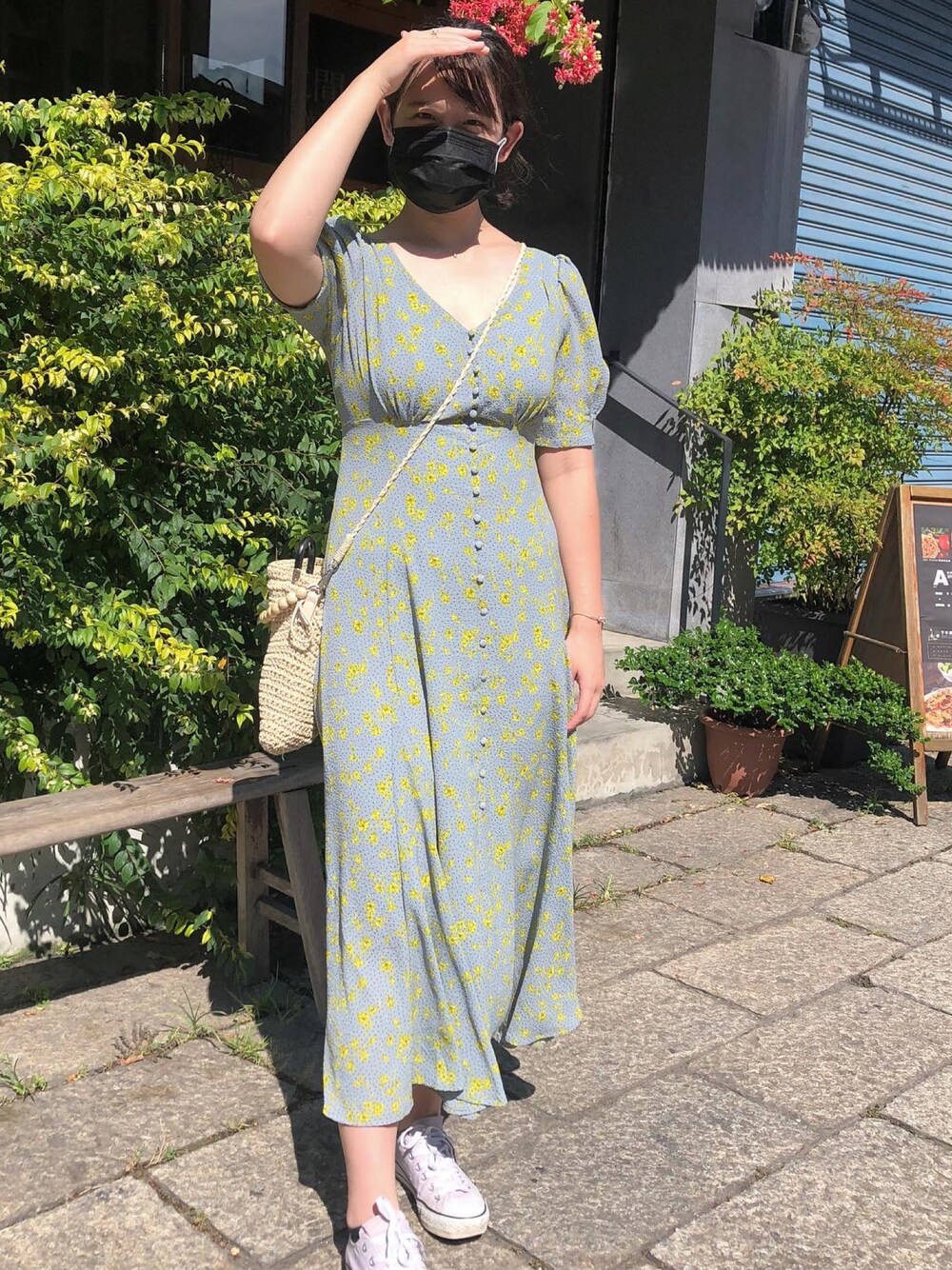 「COCO DEALのアイテム（ワンピース、グリーン系）」を使った、AmberHuangさん（レディース・165cm）の夏コーディネートの1枚目の写真