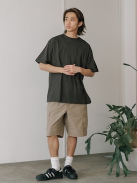 「United Athle（ユナイテッドアスレ）の【United Athle】ミディアムウエイト 4.7オンス レギュラーフィット 半袖 Tシャツ メンズ オーバーサイズ シンプル カラバリ豊富 2026年春夏（Tシャツ/カットソー、ブラック系）」を使った、Rooptokyoさん（メンズ・178cm）の春コーディネート