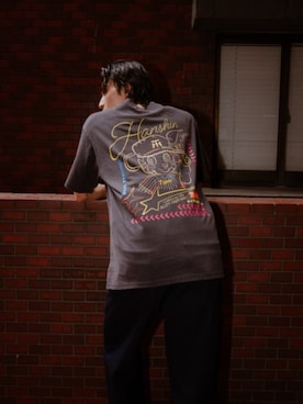 「ROOPTOKYO（ループトウキョウ）のAYT×阪神タイガース トラッキー プリントデザイン グラフィック クルーネックTシャツ 半袖 メンズ 野球 ベースボール 2026年夏 夏服（Tシャツ/カットソー、グレー系）」を使った、Rooptokyoさん（メンズ・178cm）の夏コーディネート