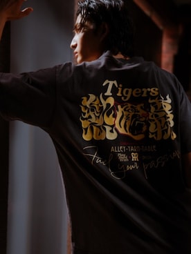 「ROOPTOKYO（ループトウキョウ）のAYT×阪神タイガース 熱覇 プリントデザイン グラフィック クルーネックTシャツ 半袖 メンズ 野球 ベースボール 2026年夏 夏服（Tシャツ/カットソー、ブルー系）」を使った、Rooptokyoさん（メンズ・178cm）の夏コーディネート