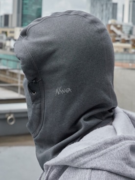 「NANGA（ナンガ）のNANGA/ナンガ POLARTEC POWER STRETCH BALACLAVA ポーラーテックパワーストレッチバラクラバ ネックウォーマー フード 防寒 メンズ レディース 2026年 秋 秋服 冬 冬服（ニットキャップ/ビーニー、グレー系）」を使った、Rooptokyoさん（メンズ・178cm）の夏コーディネート