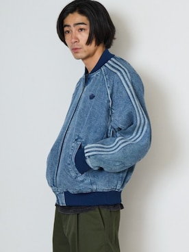 adidas（アディダス）の「アディカラー デニムクロップド トラック
