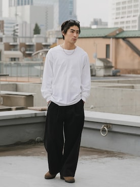 「GILDAN（ギルダン）の【ROOPTOKYO】GILDAN ６oz クルーネック 袖リブ ロングスリーブTee /ロンT 無地カットソー オーバーサイズ 2026年春夏（Tシャツ/カットソー、ホワイト系）」を使った、Rooptokyoさん（メンズ・178cm）の春コーディネート