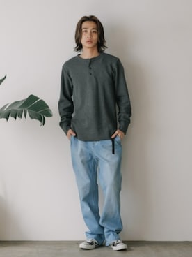 「Gramicci（グラミチ）のGramicci/グラミチ STRETCH DENIM REGULAR FIT PANT ストレッチ デニムパンツ（デニムパンツ、ブルー系）」を使った、Rooptokyoさん（メンズ・178cm）の春コーディネート